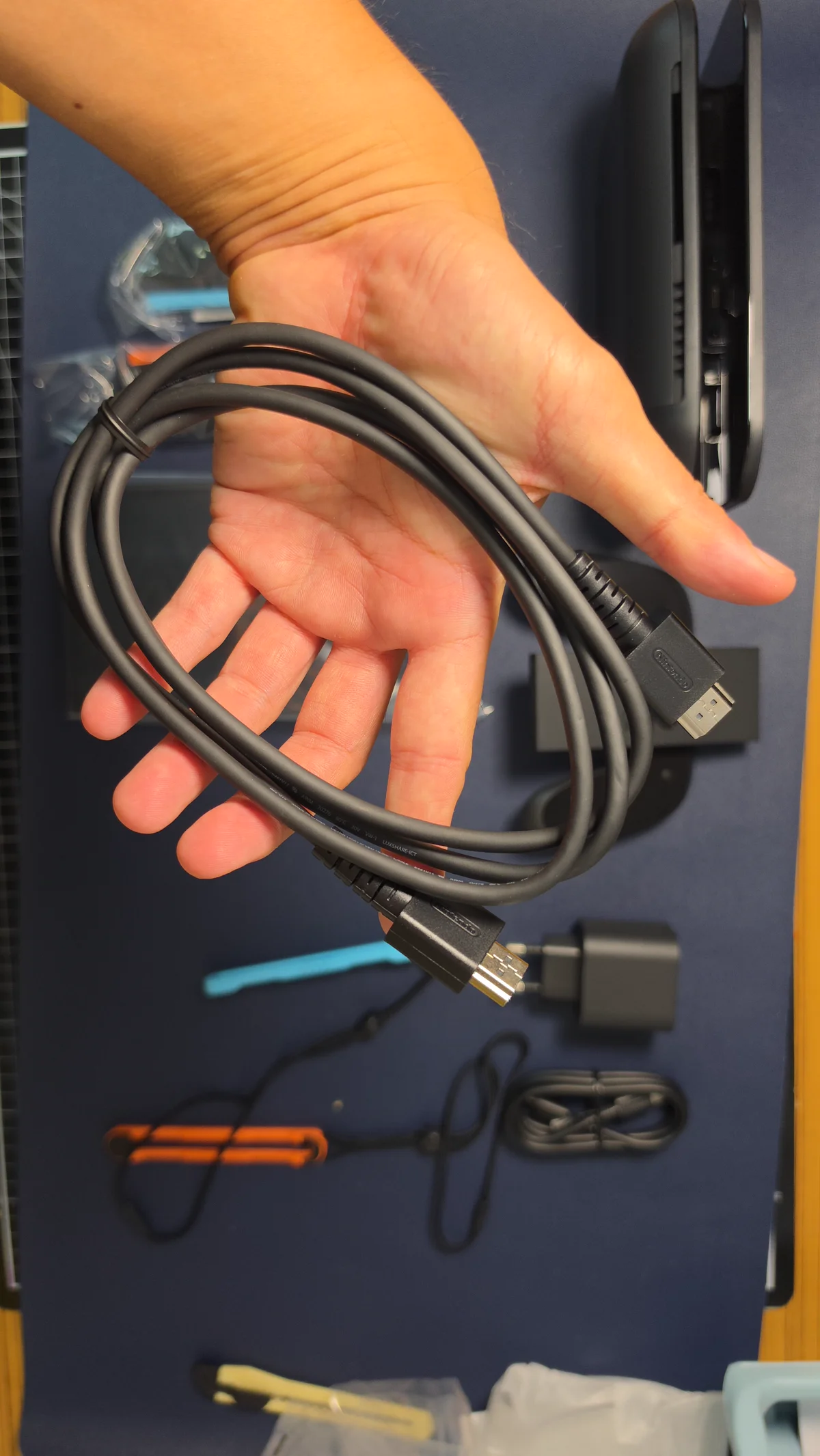 동봉 초고속 HDMI 케이블