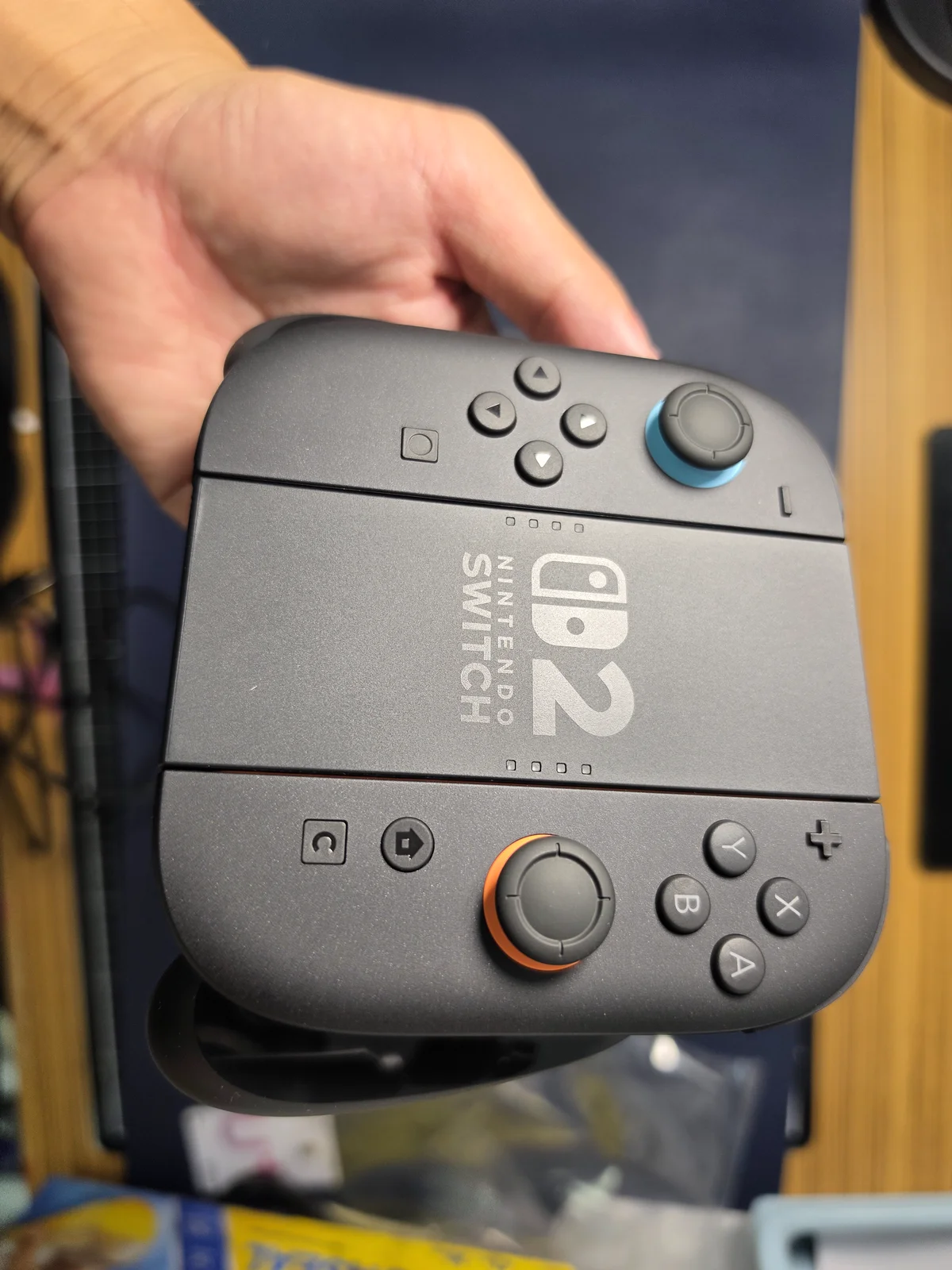 스위치 2 휴대 모드와 Joy-Con 2 A B 버튼