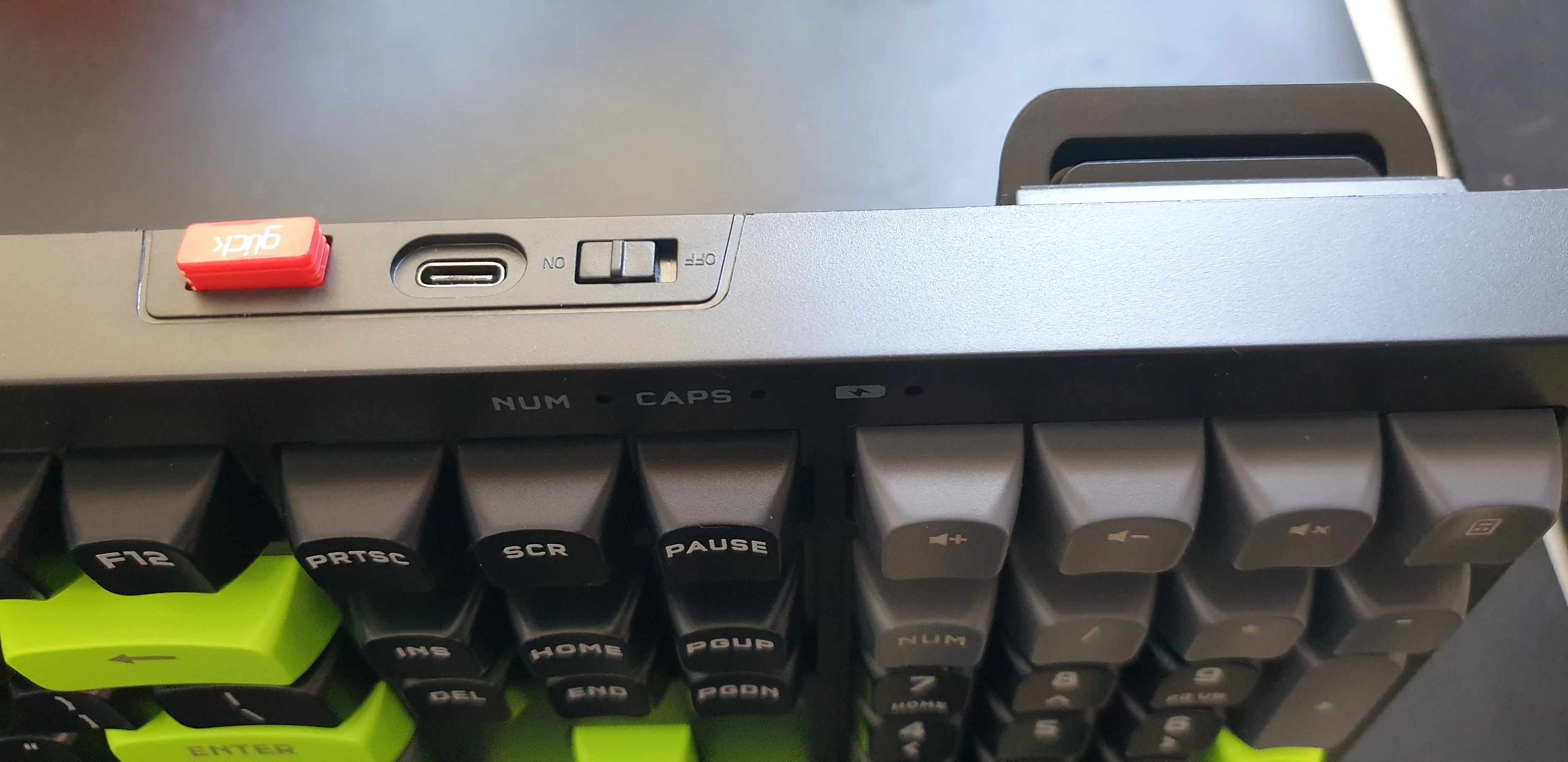 지클릭커 WMK90 사일런스 M 108키 측면 동글 USB 슬롯 전원 스위